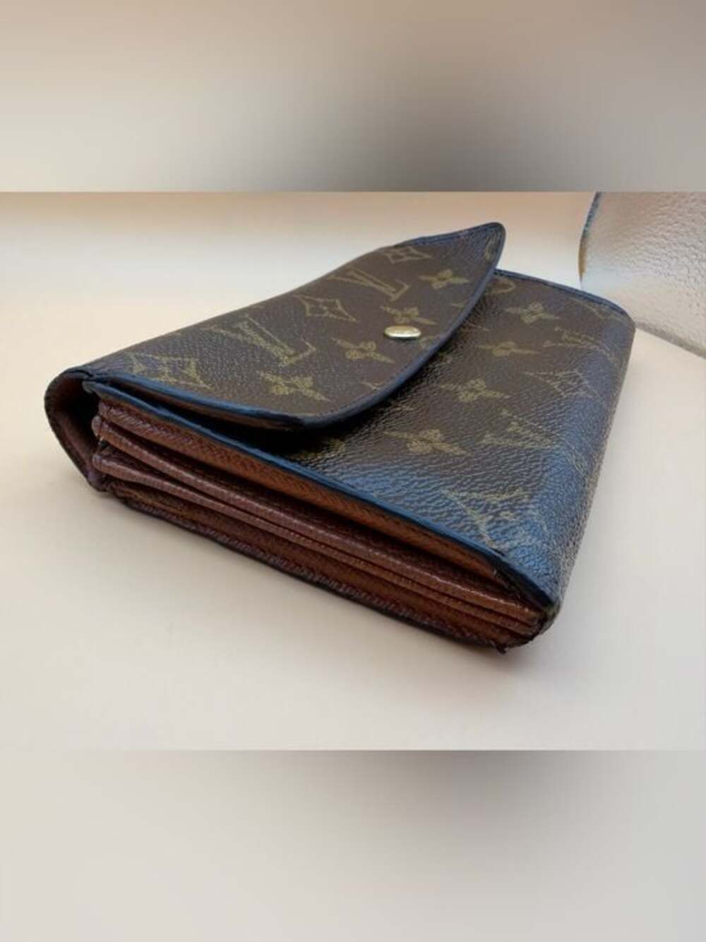 Louis Vuitton Monogram Porte
Tresor International Trifold Long
Wallet - Picture 12 of 16
